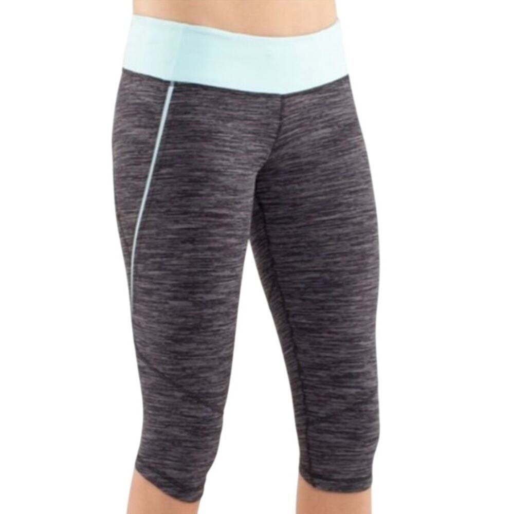 Lululemon  Excel Crop Leggings Gray Heather Back Zipper Mid Rise SZ 4 Athleisure